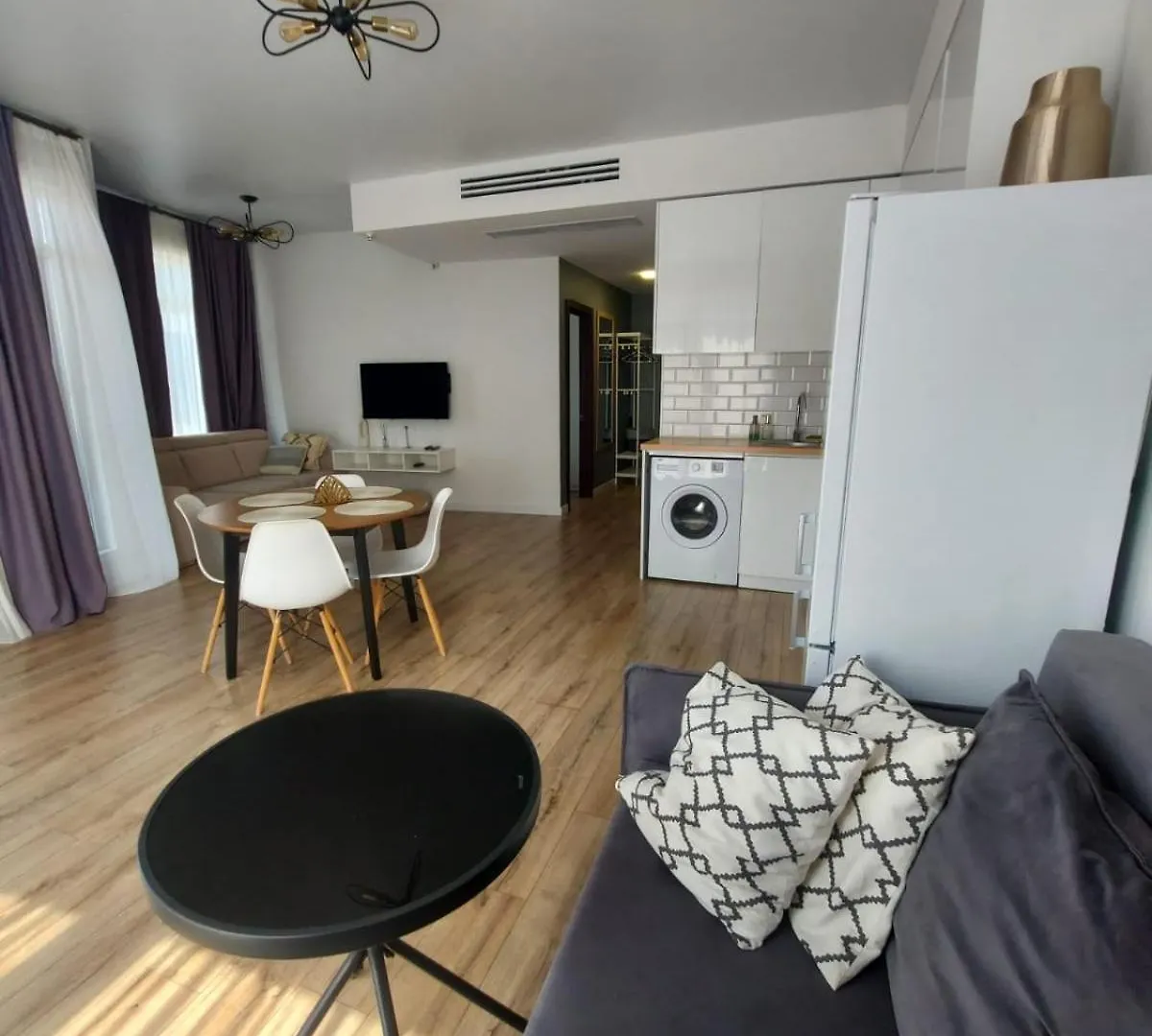 White Sales Apartment Batumi